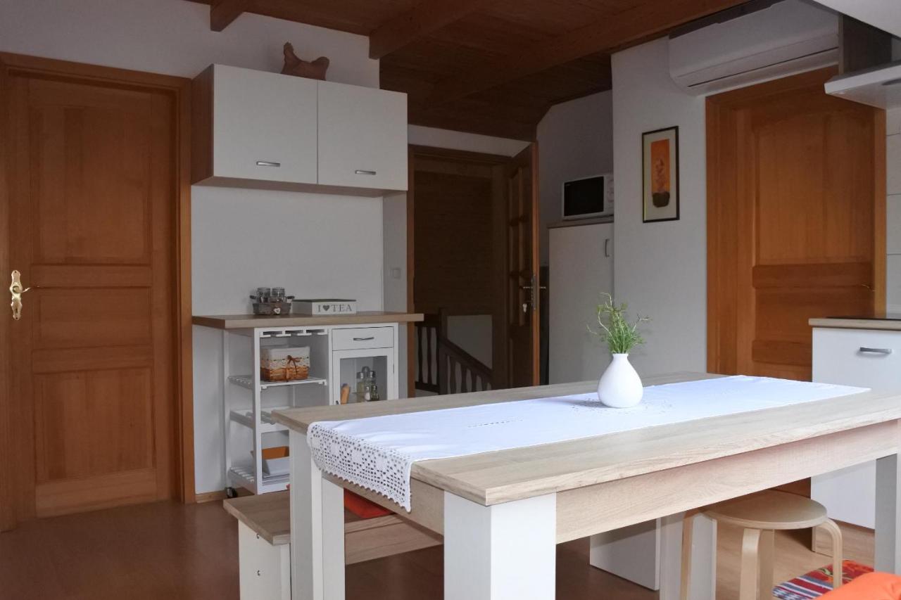 Apartma Vrh Лесце Екстер'єр фото