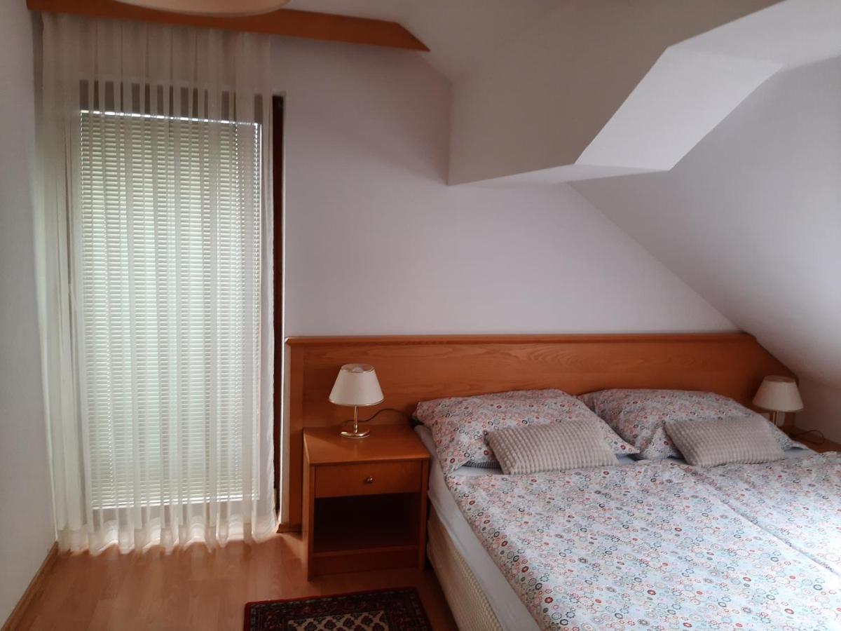 Apartma Vrh Лесце Екстер'єр фото